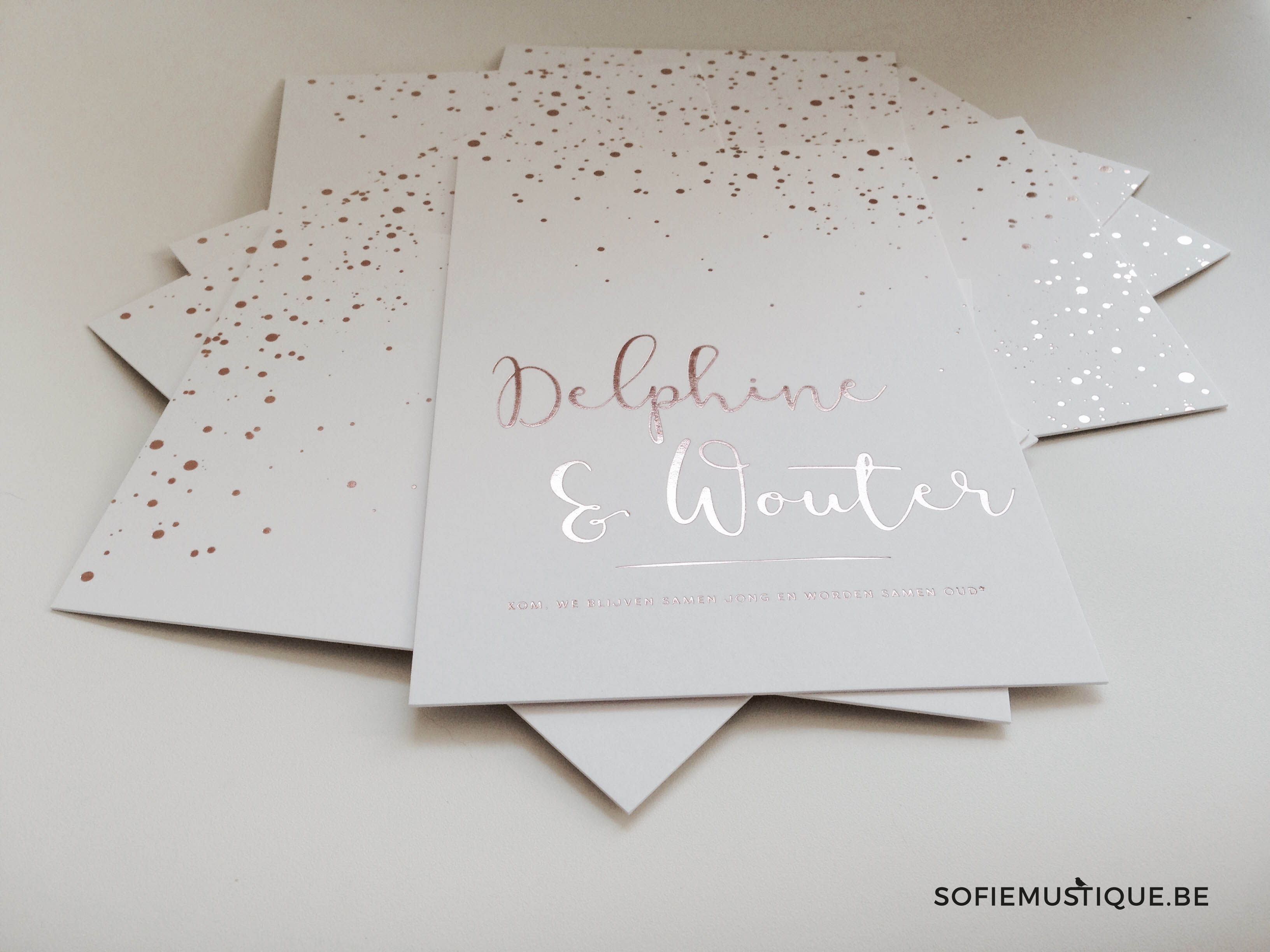 Huwelijksuitnodiging Delphine Wouter Rose Gold Foil letterpress confetti