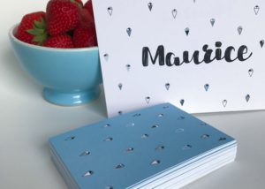 Studio Mustique | Geboortekaartje Maurice - IJsjes, letterpress, digitale druk, babyborrelkaartje, blauw, babyblauw, handwriting
