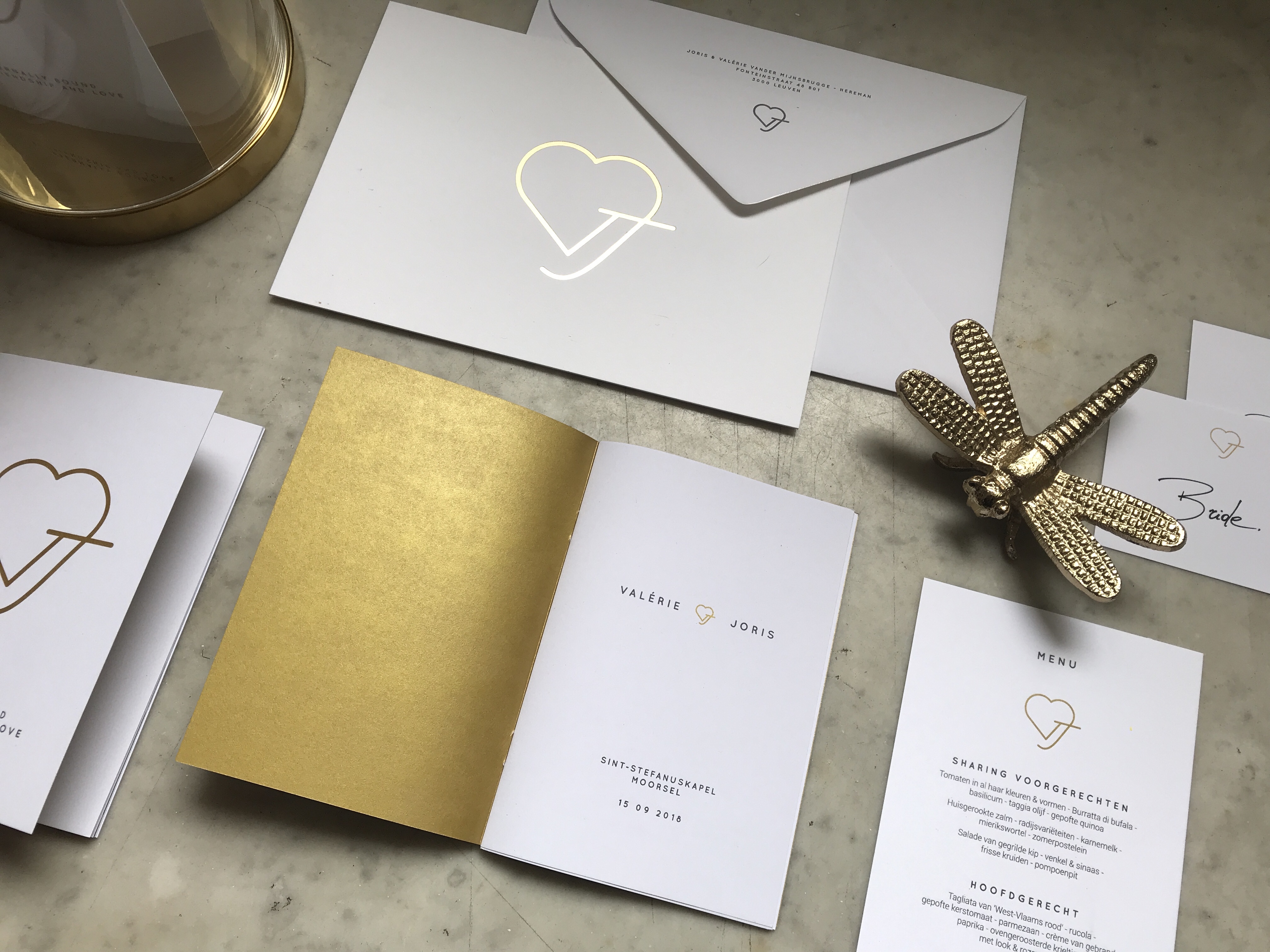 Huwelijksuitnodigingen V&J - wedding logo - gold foil - wedding stationery - letterpress