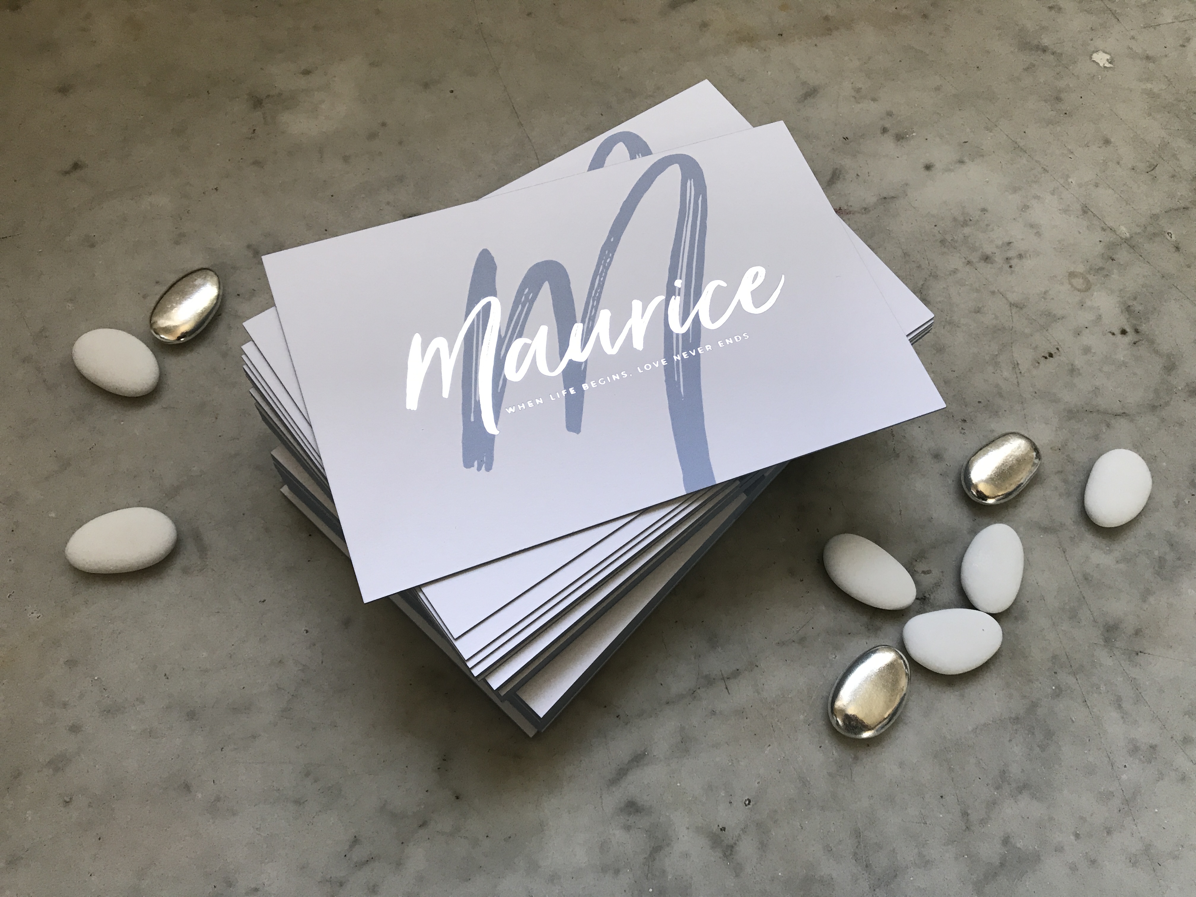 Geboortekaartje Maurice, zilver met lichtblauw, letterpress, foliedruk zilver