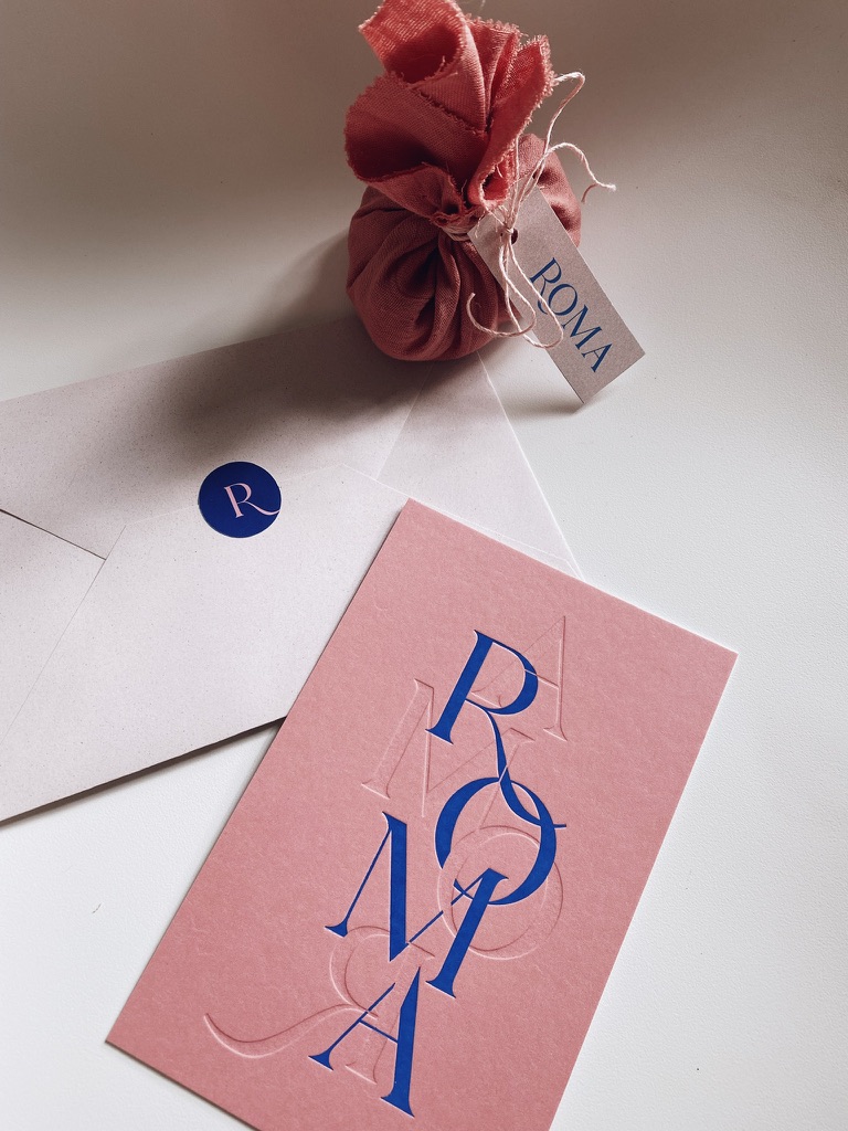 Roma, letterpress blue hotfoil, blauwe folie, blinddruk, debosssing, Studio Mustique, geboortekaartje, birth announcement card, Amor, typographic, typografisch