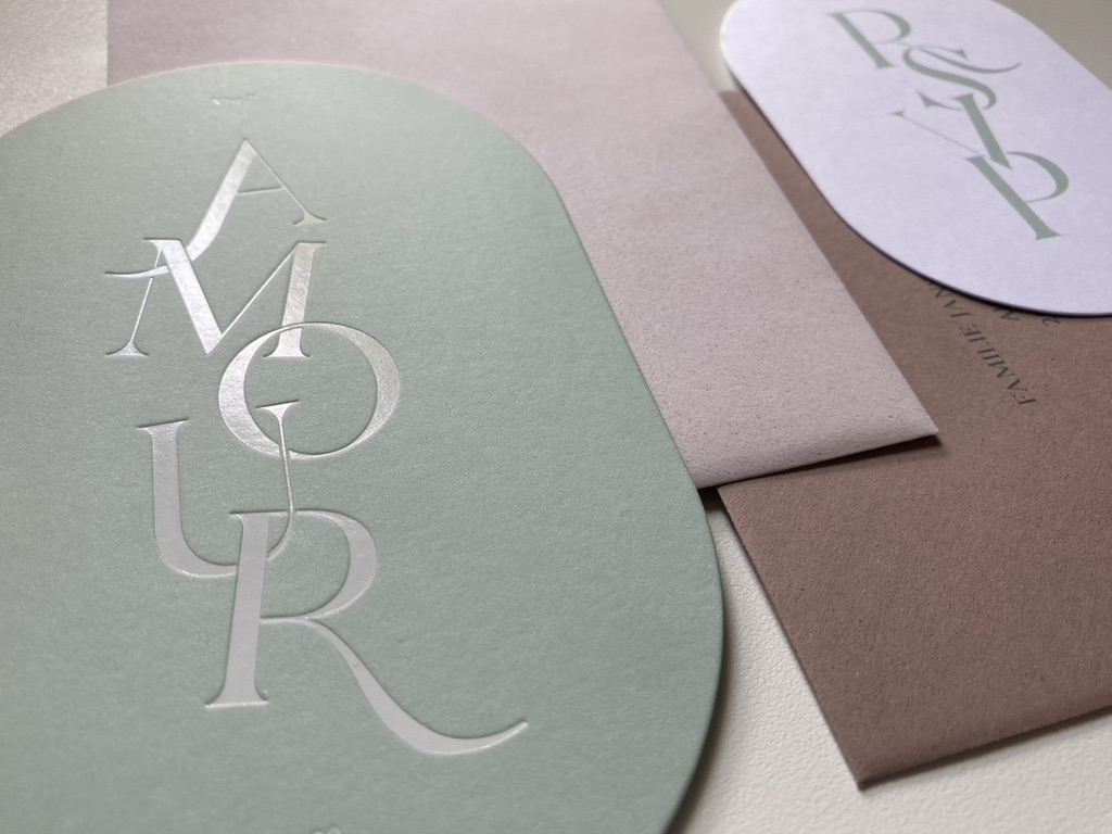 Amour wedding invitations letterpress hotfoil, typographic minimal, colorful, pastel, uitnodigingen